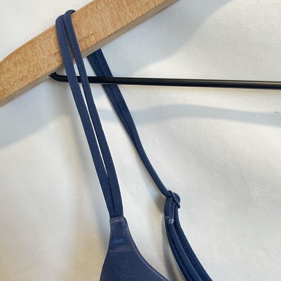 Victoria’s Secret blue bra padded adjustable - Picture 3 of 9